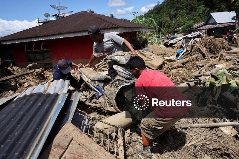 Mortes por tempestades no Sudeste Asiático chegam a 700