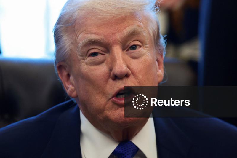 Trump diz que negociações com Irã continuam em andamento