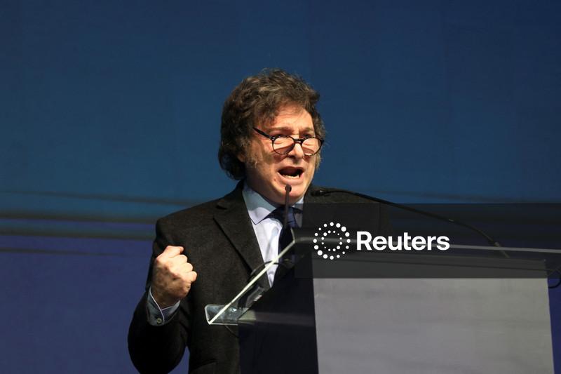 Milei diz à Bloomberg TV que necessidade da Argentina de crédito no exterior será menor