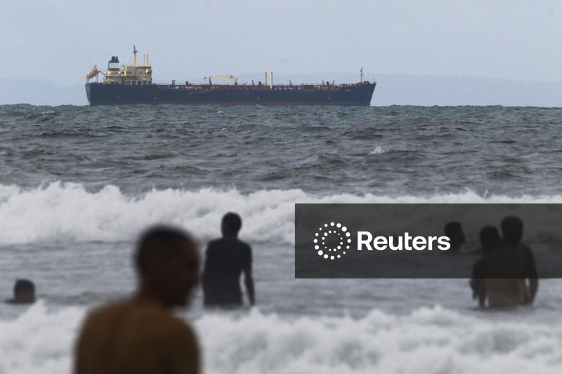 Navios de petróleo deixam Venezuela apesar de bloqueio dos EUA