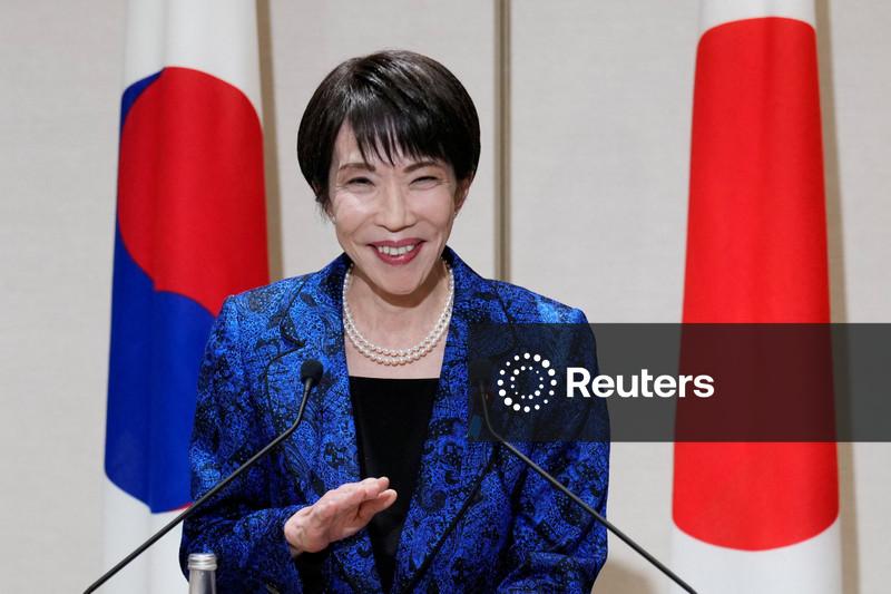 Primeira-ministra do Japão trata de plano de dissolução da câmara baixa do Parlamento com membro partidário, diz Kyodo