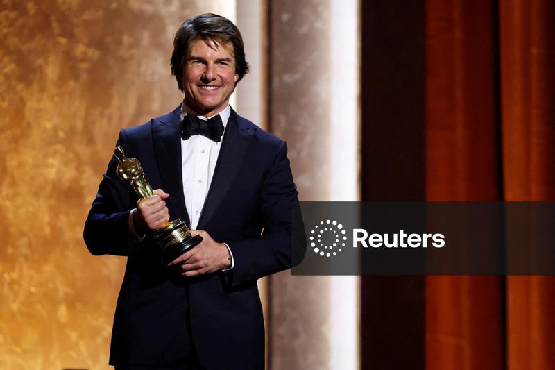 Tom Cruise destaca poder do cinema ao receber Oscar honorário