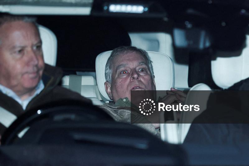 Irmão do rei Charles, Andrew é libertado após ser preso por conduta imprópria relacionada a Epstein