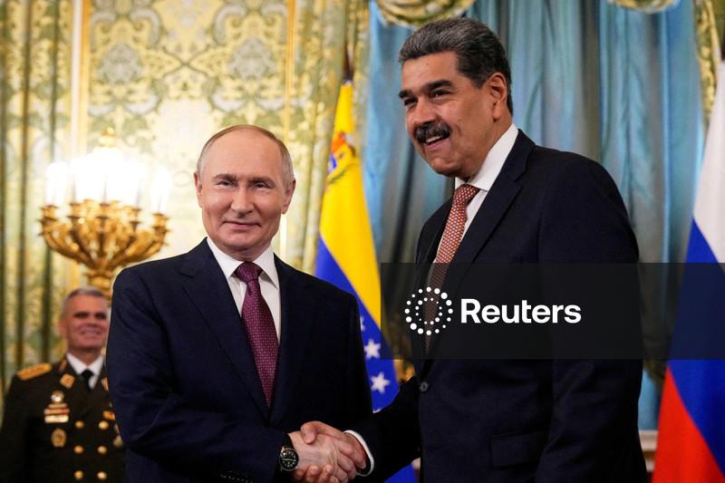 Rússia critica "ameaças neocoloniais" contra a Venezuela e apoia nova líder interina