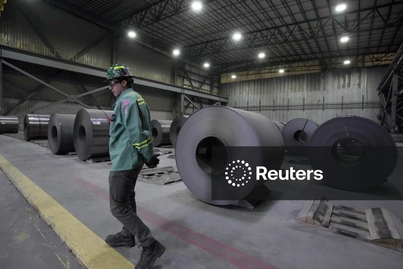 Produção manufatureira dos EUA tem alta inesperada em dezembro