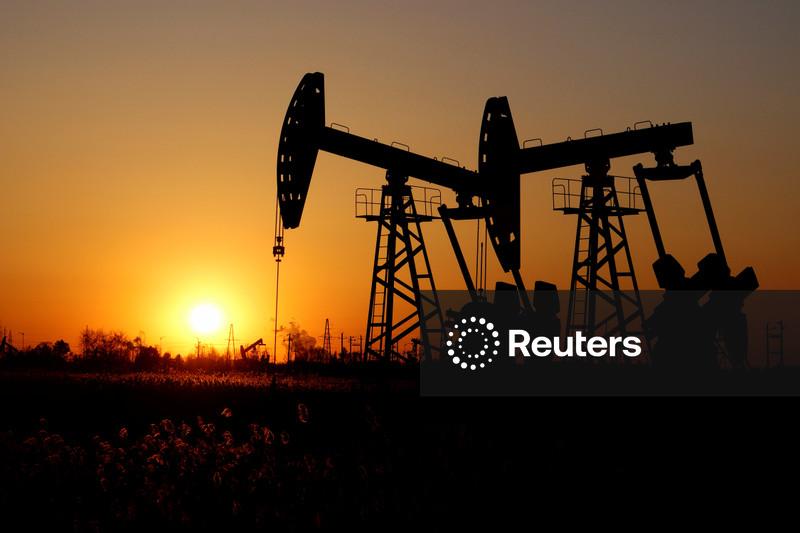 Petróleo cai 4% após comentários de Trump aliviarem preocupações com oferta iraniana