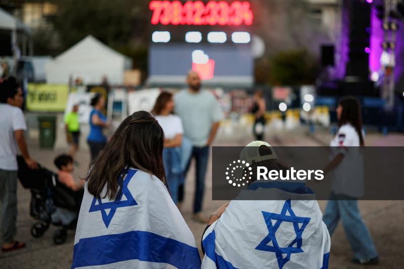 Após 844 dias, israelenses vão desligar relógio que marca tempo desde ataque de 7 de outubro de 2023