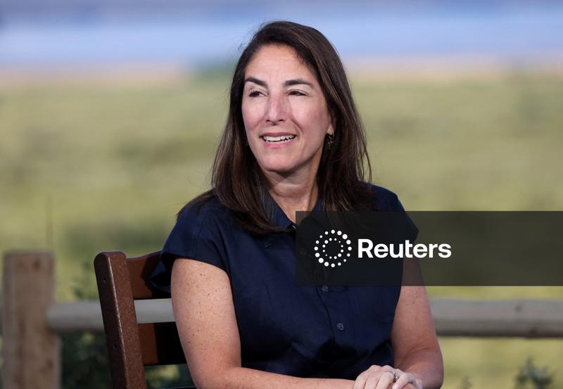 Hammack afirma que taxa de juros do Fed pode permanecer inalterada “por um bom tempo”