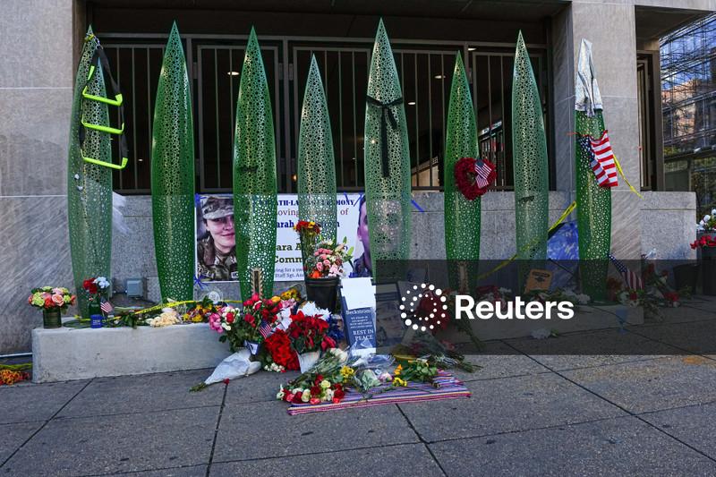 Guarda que sobreviveu a tiros em Washington faz sinal de "joia", mas continua em estado grave