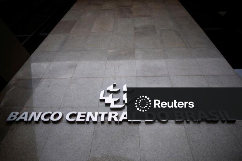 Estoque de crédito no Brasil sobe 0,9% em outubro, diz BC