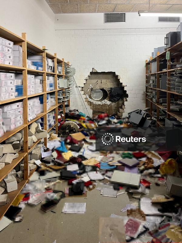 Ladrões perfuram cofre de banco alemão e fogem com milhões