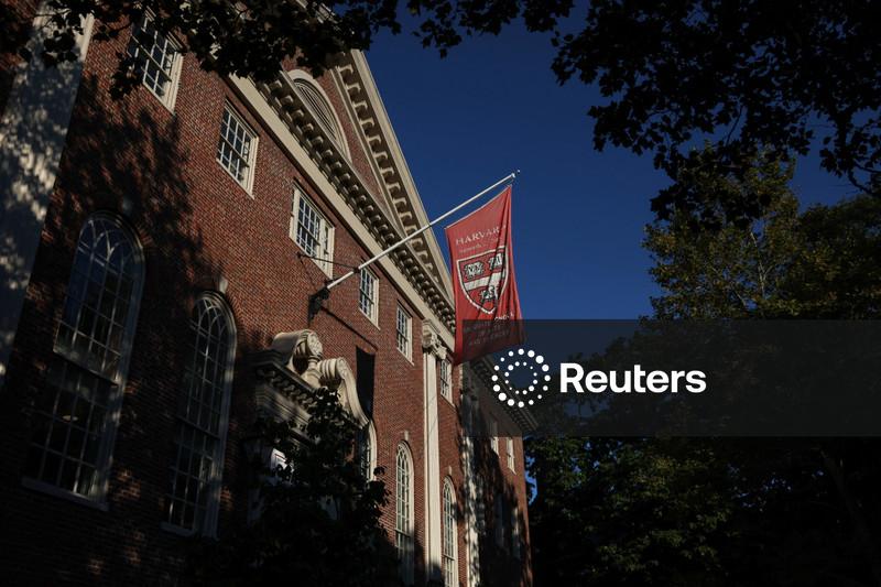Trump pede US$1 bilhão à Universidade de Harvard, mas partes continuam longe de acordo