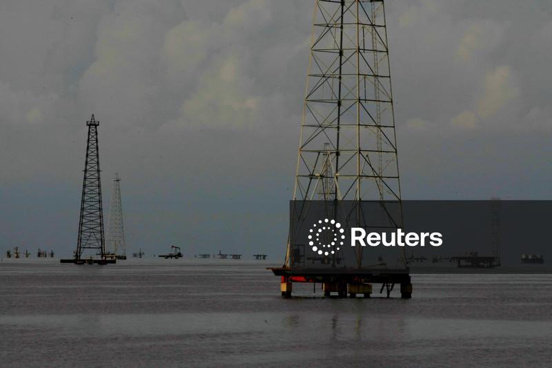 Caracas e Washington estão em negociações para exportar petróleo venezuelano para os EUA, dizem fontes