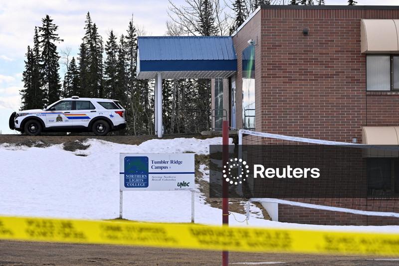 Atiradora em escola canadense identificada como mulher de 18 anos com problemas de saúde mental
