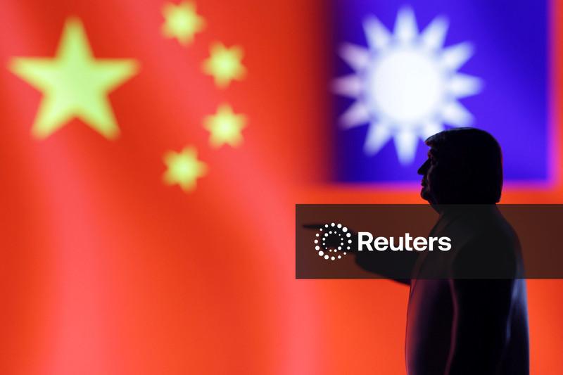 China promete defender soberania sobre Taiwan enquanto Trump revela estratégia de segurança