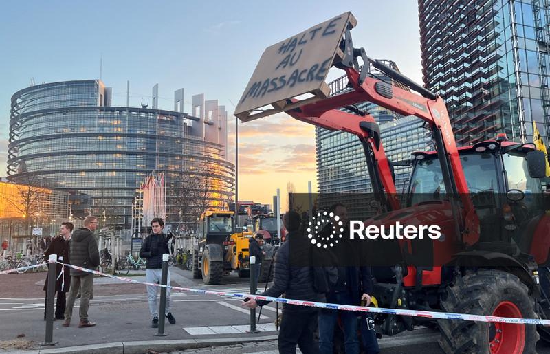 Governo francês pede trégua de Natal em protestos de agricultores