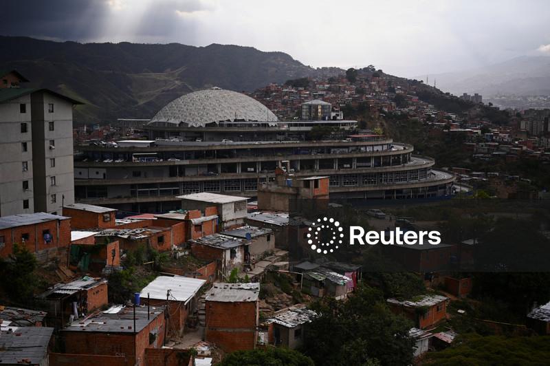 Autoridade venezuelana diz que mais de 400 presos foram liberados, mas ONGs dizem que número é muito menor