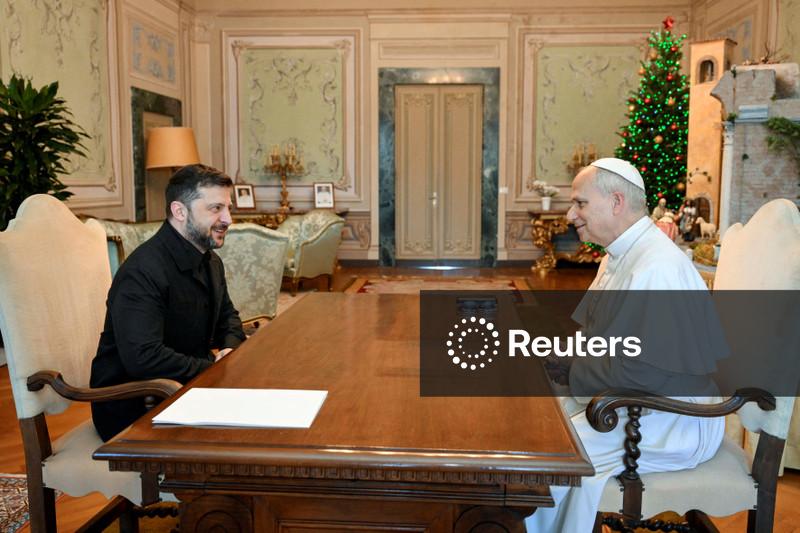 Papa pede "continuação do diálogo" sobre Ucrânia após encontro com Zelenskiy