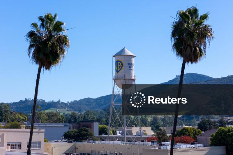 Warner Bros deve rejeitar última oferta hostil da Paramount, diz fonte