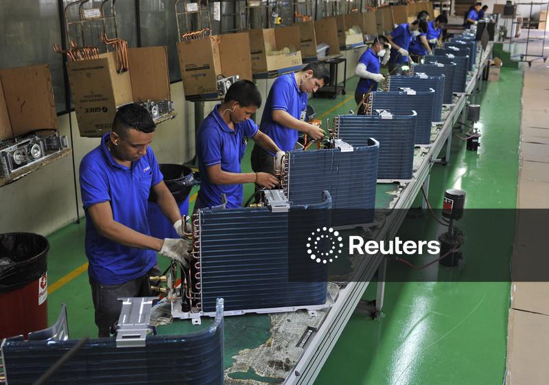 Crescimento do PIB do Brasil desacelera a 0,1% no 3º tri, abaixo do esperado