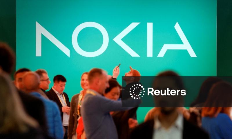Presidente do conselho da Nokia renuncia; impulso da IA sustenta lucro no 4º tri