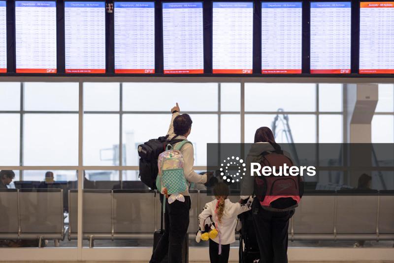 Tempestade de inverno atrapalha viagens nos EUA e força cancelamentos de voos