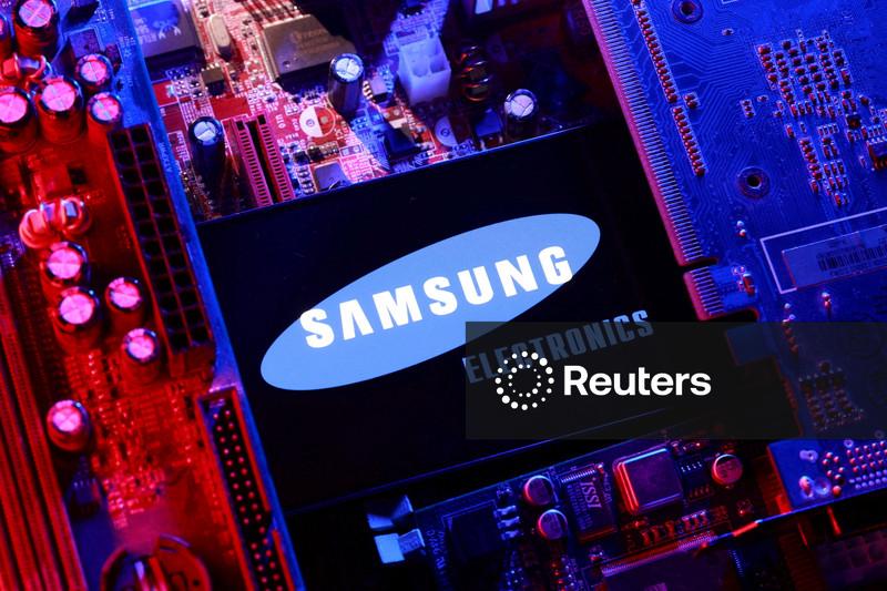 Samsung eleva preços de chips de memória em até 60%, dizem fontes
