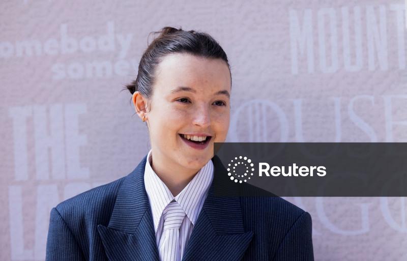 Bella Ramsey inesperadamente gostou de fazer comédia sobre câncer e amadurecimento