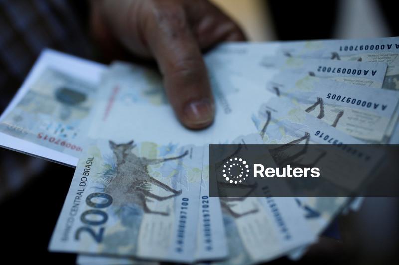 Taxas dos DIs mostram estabilidade antes de dados de inflação nos EUA