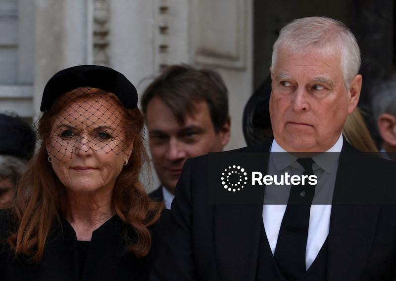 Ex-mulher de Andrew, "Fergie" também é abalada por ligações com Epstein