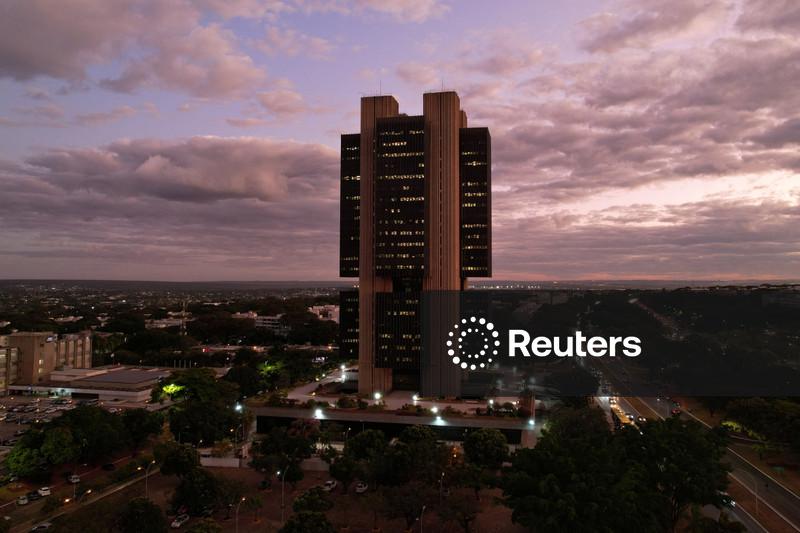 Brasil tem déficit em conta corrente de 3,02% do PIB em 2025, coberto por investimento estrangeiro