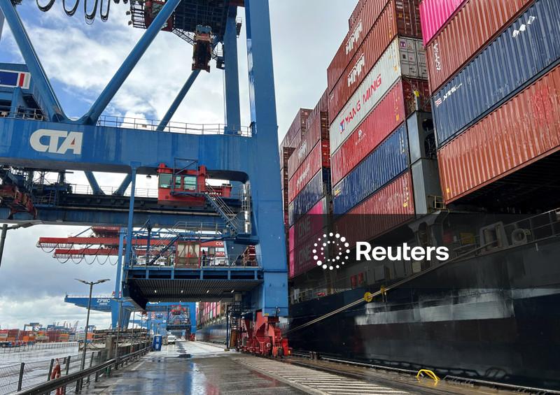 Parlamentares da UE decidem retomar trabalhos para aprovar acordo comercial com os EUA