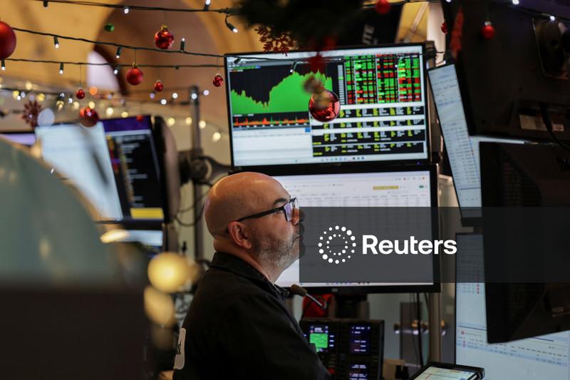 Wall Street cai; temores de bolha de IA e inflação afastam investidores