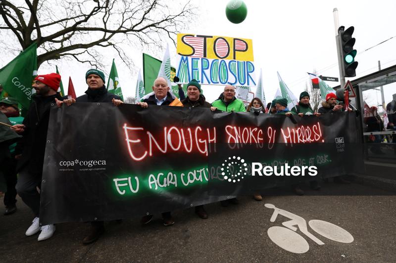 Parlamentares da UE votam para iniciar contestação judicial a acordo comercial com Mercosul