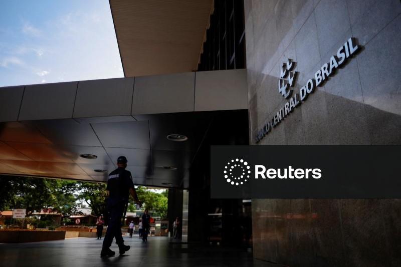 BC piora projeção de déficit em transações correntes em 2025 para US$76 bi, ante rombo de US$70 bi