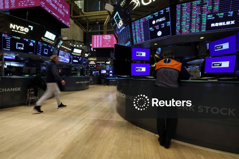 Wall Street cai enquanto investidores assimilam planos de investimento da Alphabet