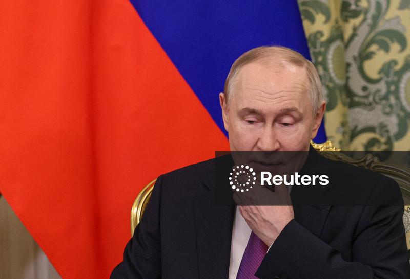 Kremlin afirma que ainda aguarda resposta dos EUA à proposta de tratado nuclear de Putin