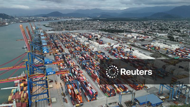 Ministro vê mais de 10 grupos interessados em leilão do Tecon 10, que será em março