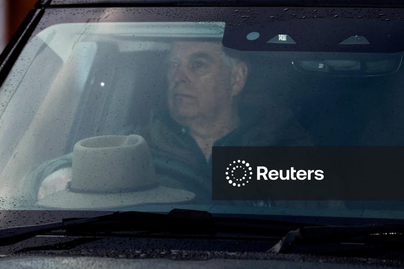 Andrew, irmão do rei britânico Charles, deixa residência em Windsor após últimas revelações sobre Epstein