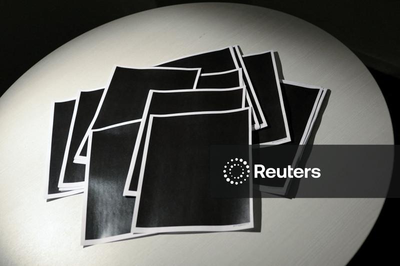 Arquivos de Epstein estão cheios de nomes famosos, mas não o de Trump