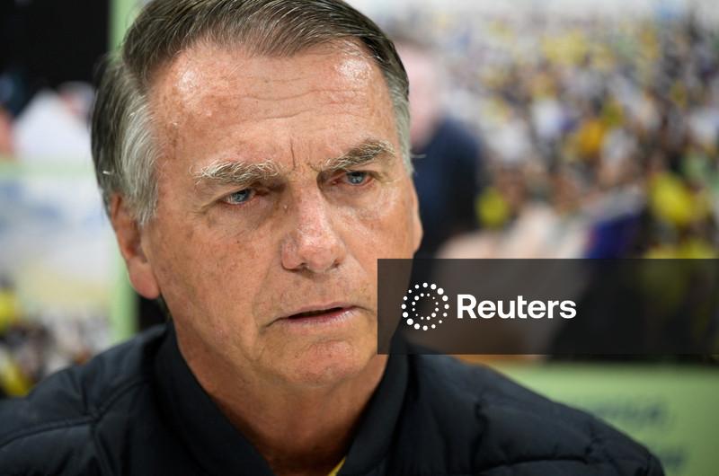 Moraes autoriza cirurgia de Bolsonaro, mas nega domiciliar