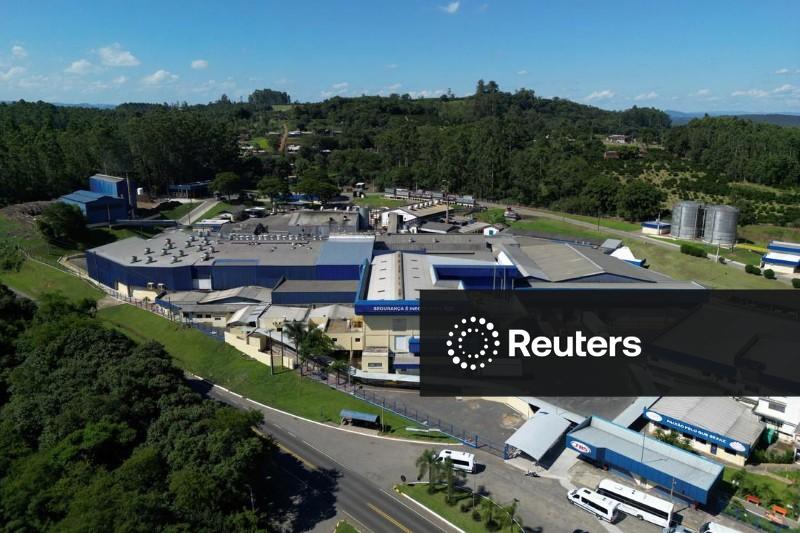 Indústria do Brasil tem resultado mais fraco em 1 ano e meio em dezembro e fecha 2025 com desaceleração
