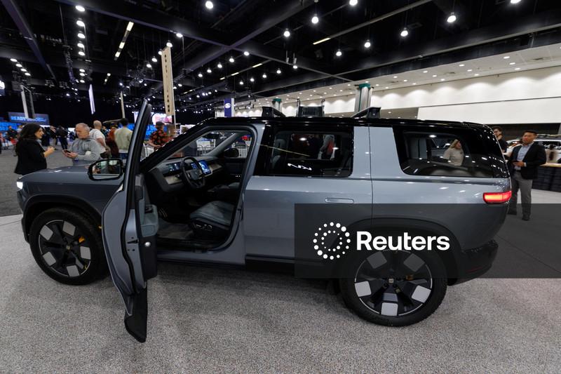 Ações da Rivian disparam com previsão de entrega de veículos elétricos ajudadas por lançamento de SUV acessível