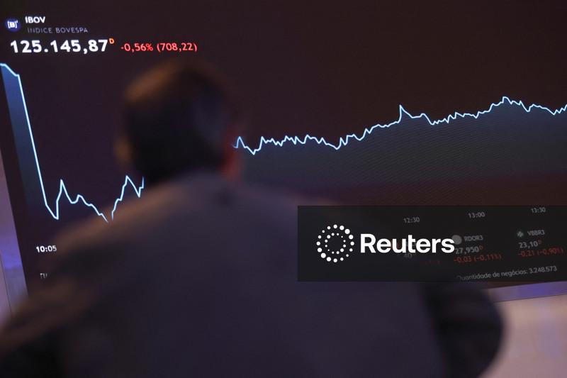 Ibovespa sobe mais de 1% com maior apetite global por risco