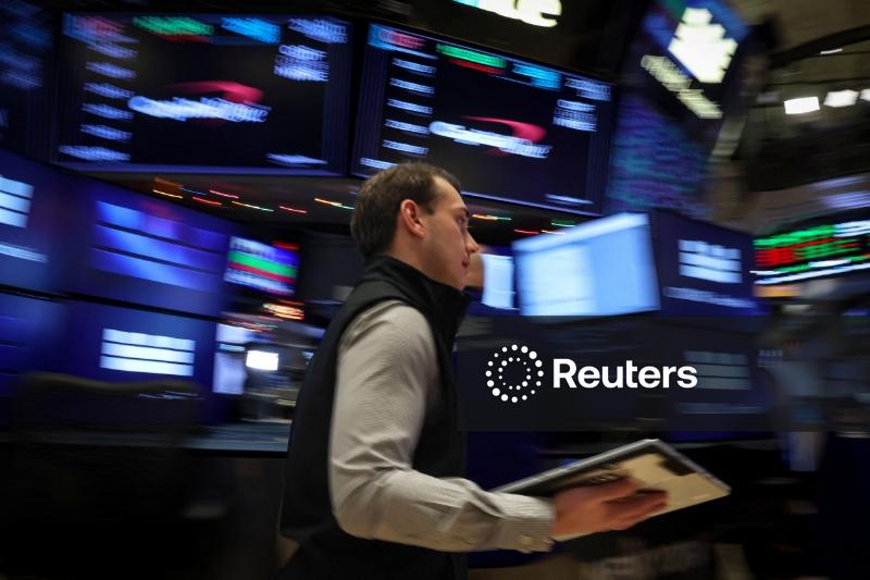 Dow Jones e S&P 500 registram recordes; Oracle pressiona Nasdaq