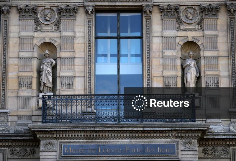 Galeria Denon do Museu do Louvre é danificada por vazamento de água, Mona Lisa não foi afetada