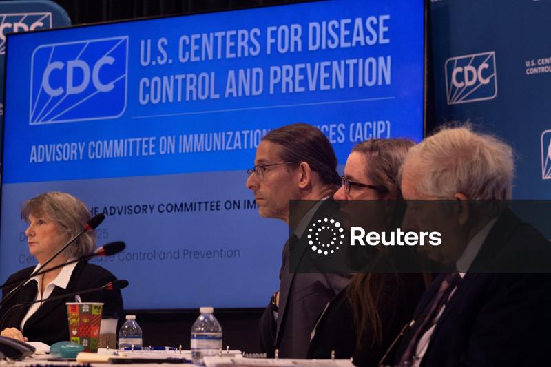 Conselheiros de Kennedy adiam votação para retirar recomendação da vacina contra hepatite B