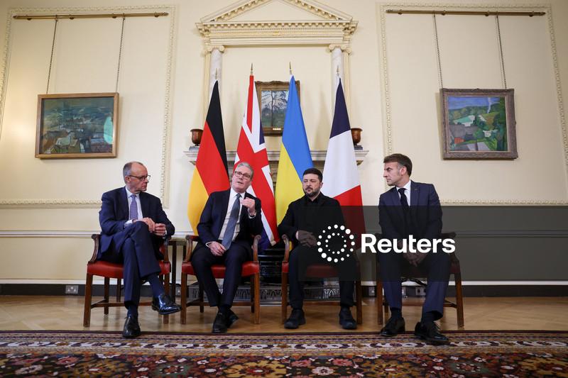 Líderes europeus e Zelenskiy mantêm conversações em Londres em momento "crucial" para Ucrânia