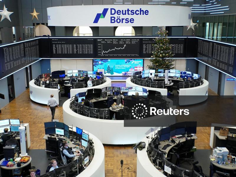 Ações europeias fecham em máxima recorde impulsionadas por setor de defesa