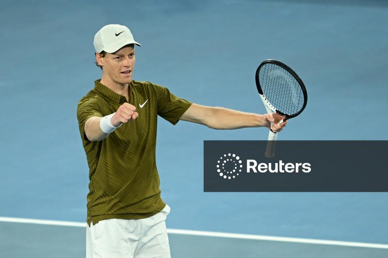 Sinner amplia domínio sobre Shelton e marca confronto com Djokovic na semifinal do Aberto da Austrália